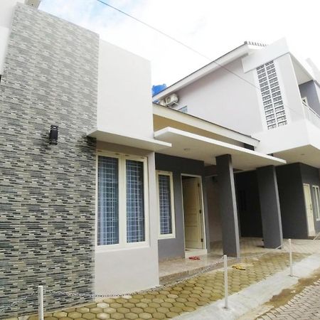 Omah Bondi Family Homestay By Fh Stay Yogyakarta Exterior photo